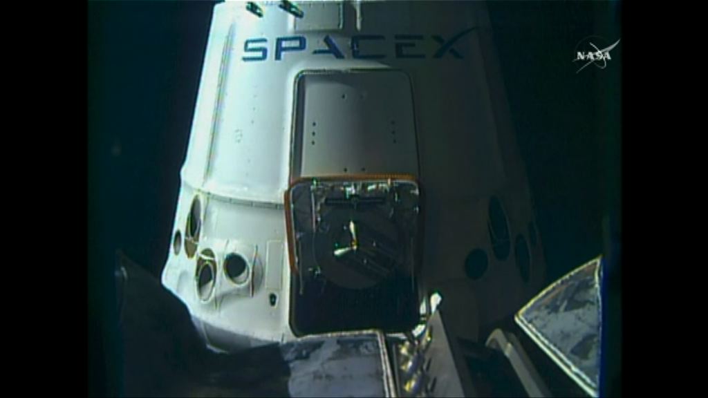 SpaceX補給船與太空站接合