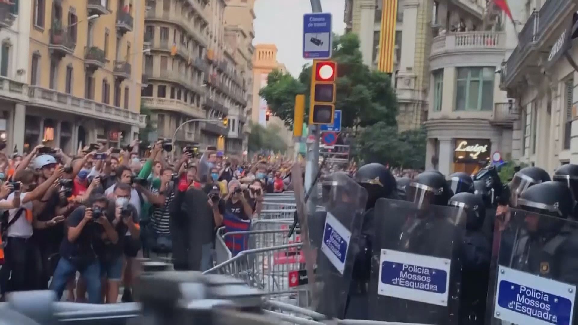 巴塞羅那民眾遊行表達加泰羅尼亞獨立訴求
