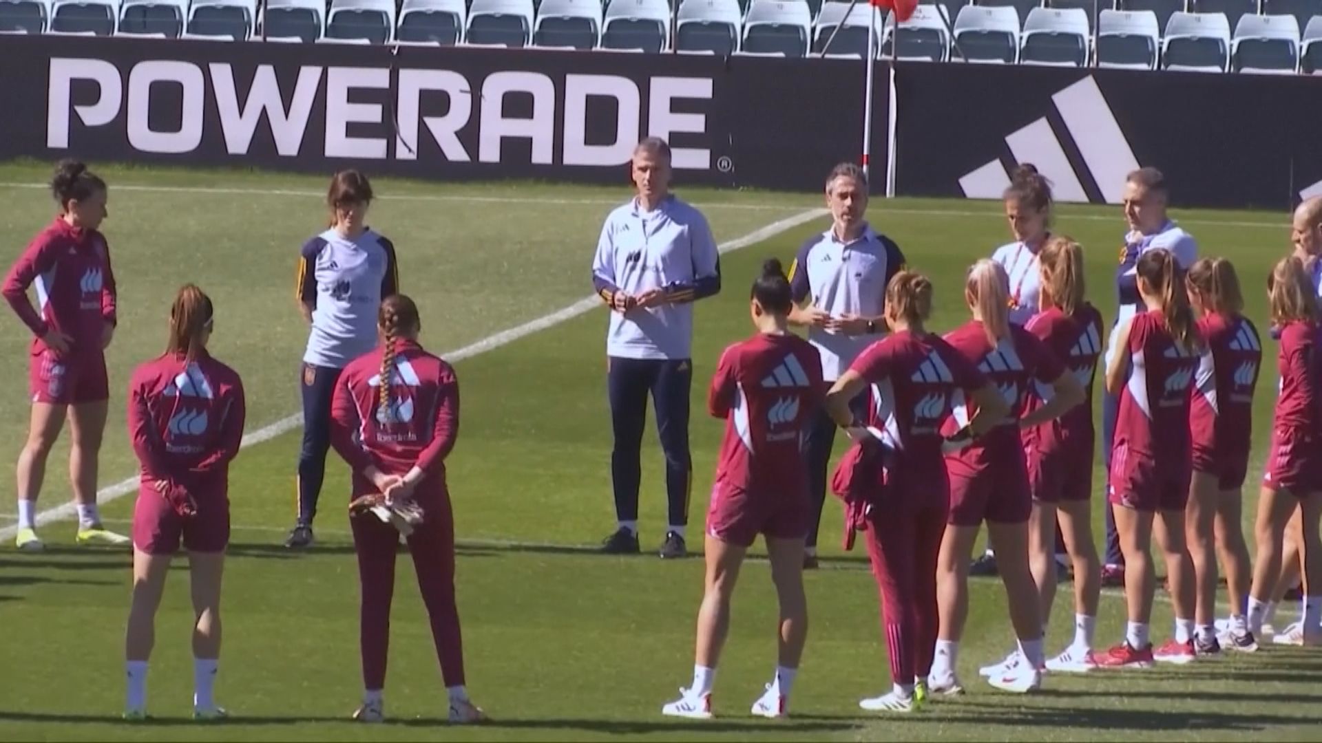 西班牙女足教練團11名成員辭職