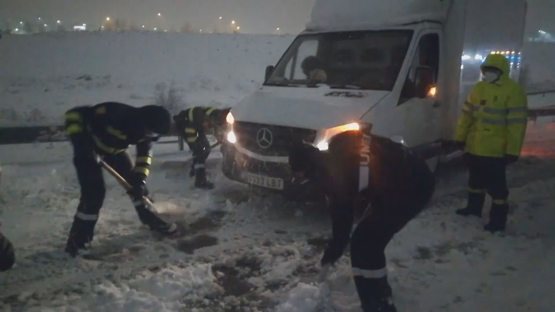 西班牙廣泛地區下大雪　海陸空交通受阻