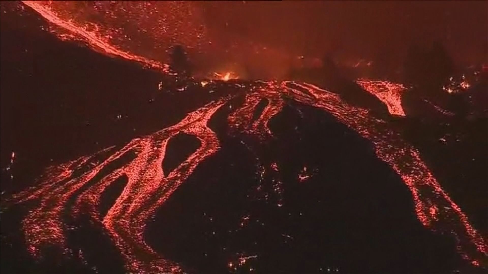 西班牙拉帕爾馬島老昆布雷火山爆發近萬人疏散