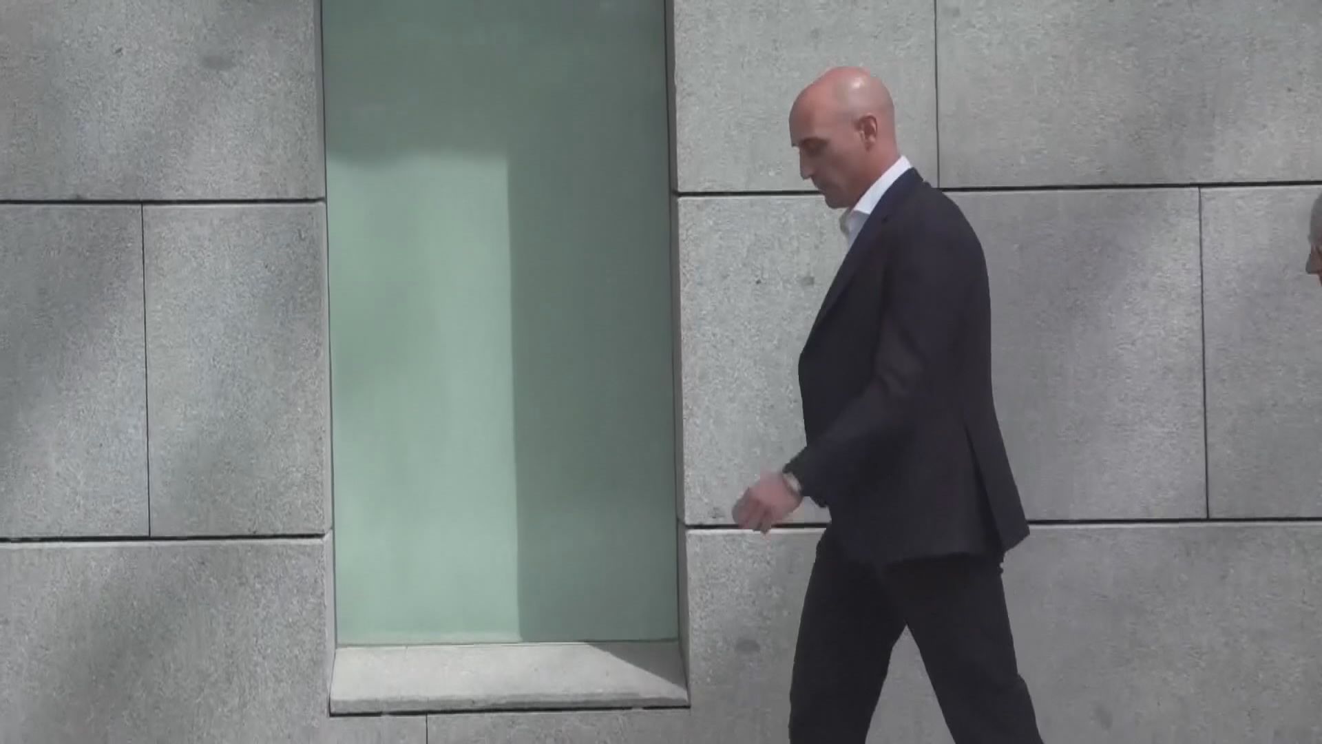 西班牙前足總主席盧比亞利斯否認性侵等罪