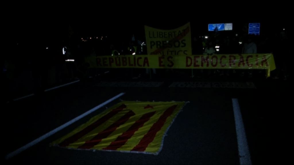 加泰獨派示威　堵塞公路及鐵路