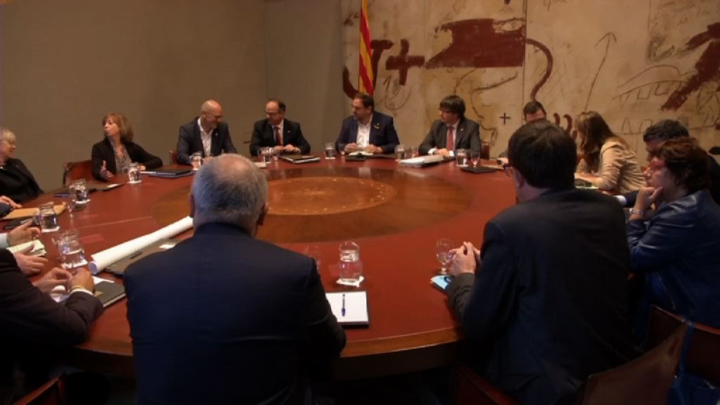 加泰地方議會開會或宣布獨立