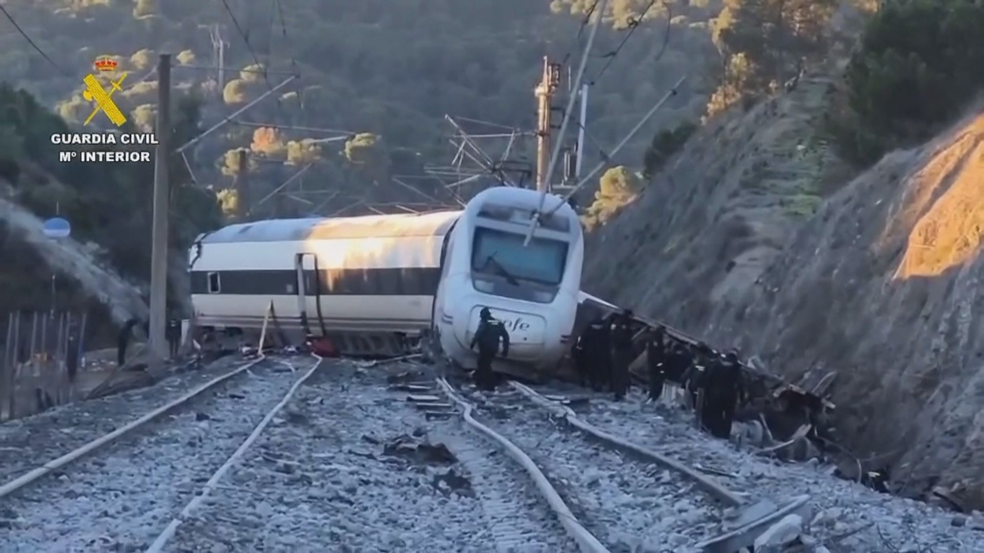 西班牙高鐵出軌事故　初步調查顯示路軌事發前已斷裂