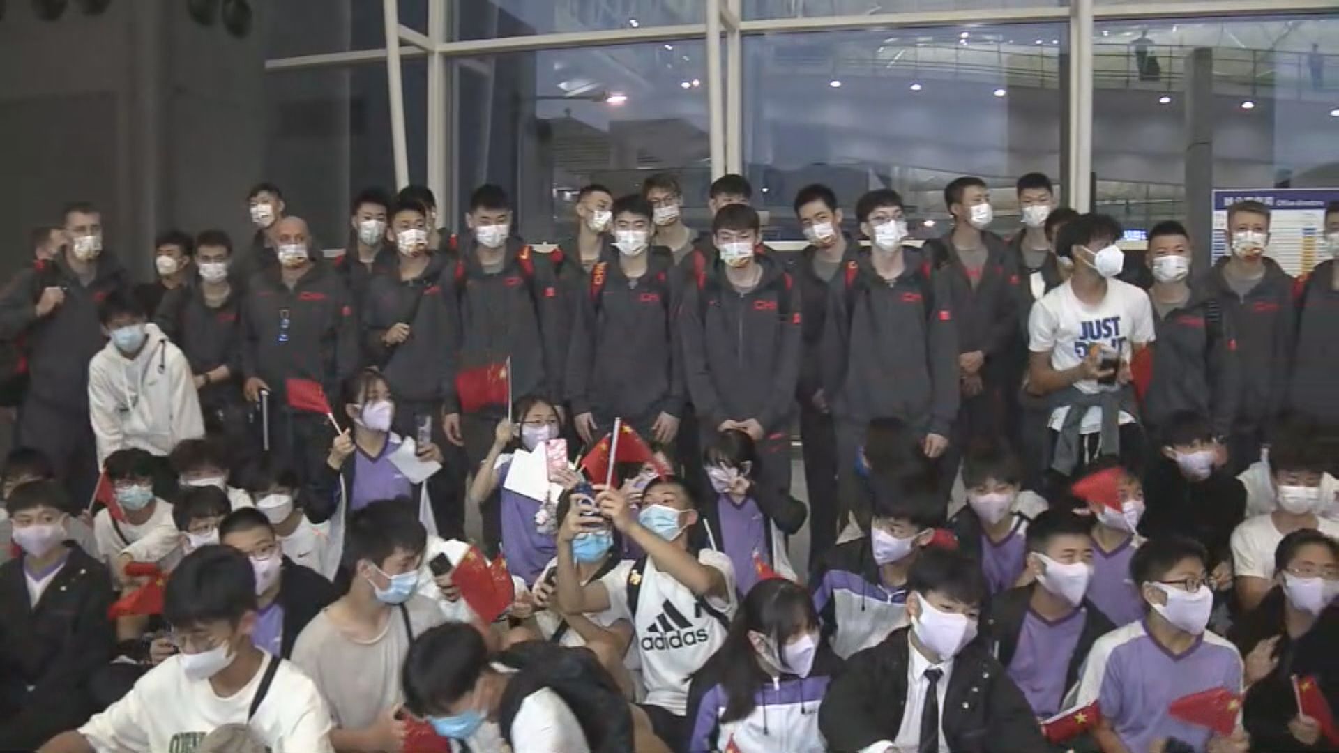 中國男子籃球隊抵港準備打兩場世界盃外圍賽