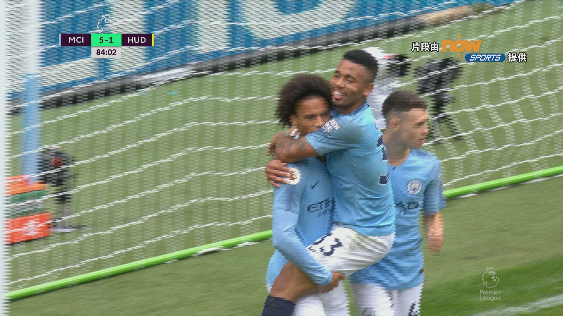 英超　曼城6:1哈特斯菲