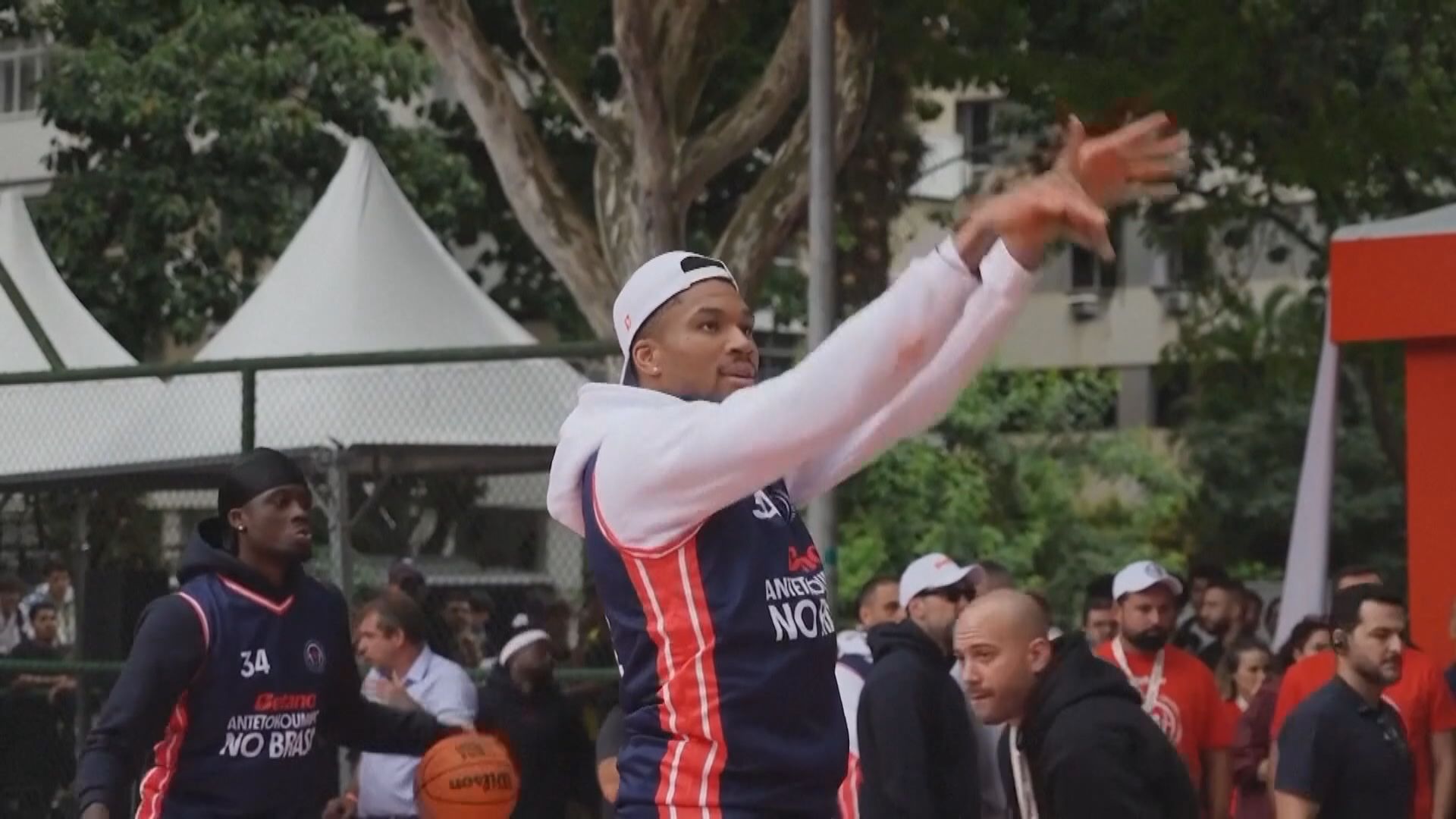 NBA　顏迪杜宮普留效公鹿