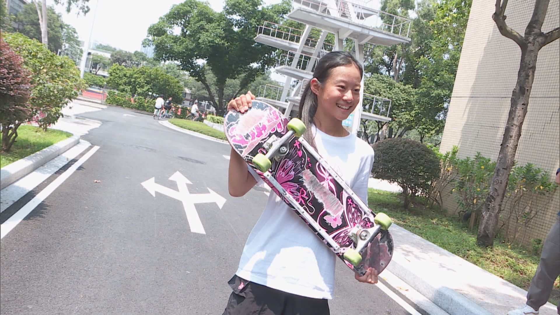 備戰全運會｜13歲滑板少女鄭好好惠州衝金　獲媽媽無條件支持
