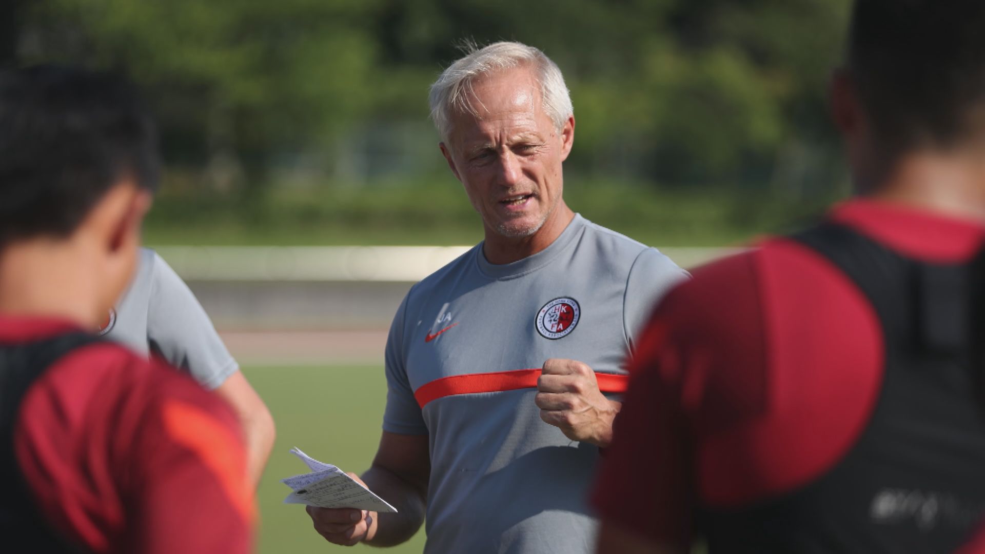 東亞足球錦標賽　港隊主帥安達臣稱鬥國家隊無壓力