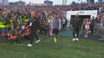 美斯率國際邁阿密公開操練 破紀錄39916人入場觀操