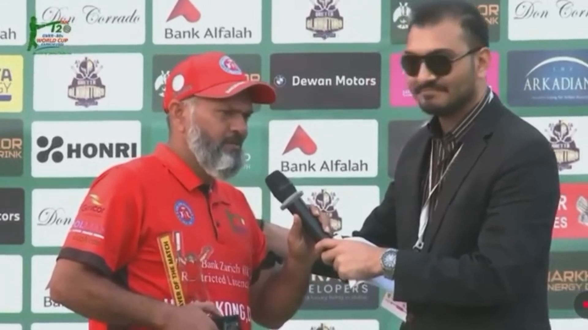 港隊40歲以上板球隊代表Moner Dar　將球隊在世界盃賽事勝果獻火災遇難者