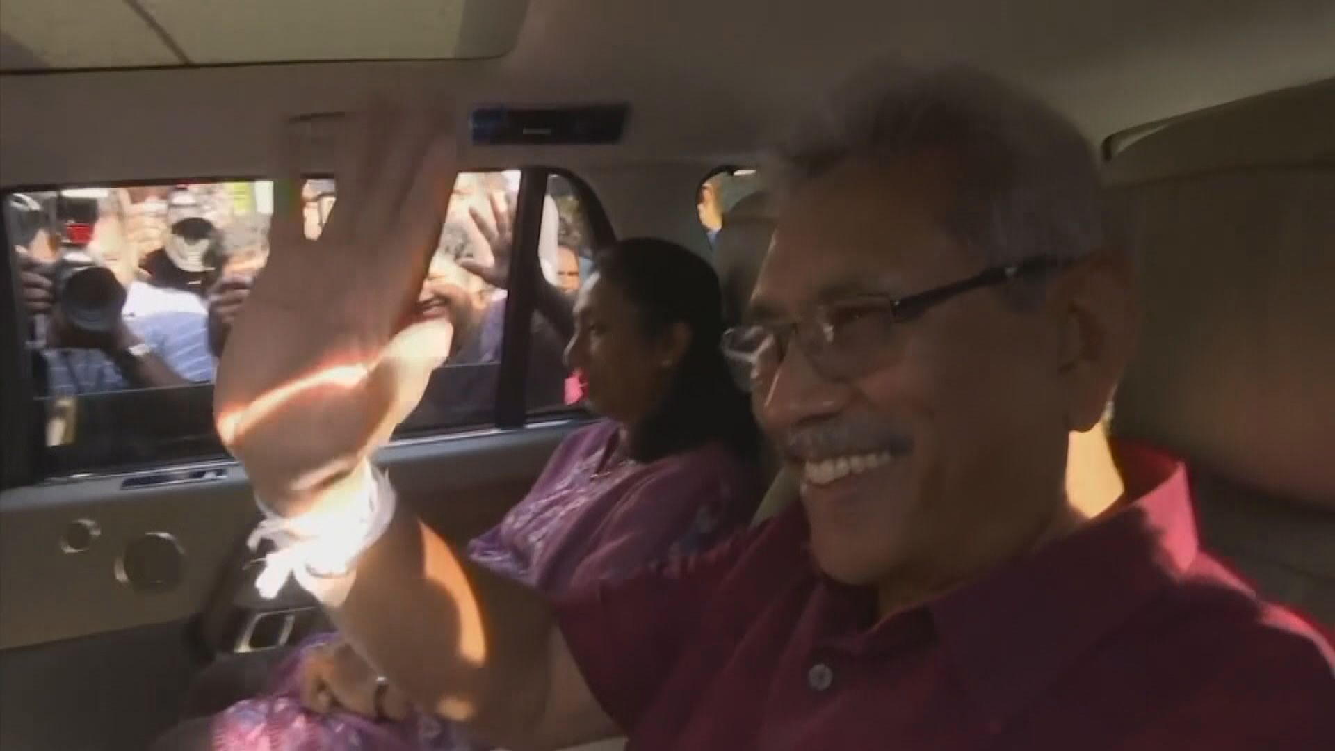 斯里蘭卡總統已登機前往新加坡