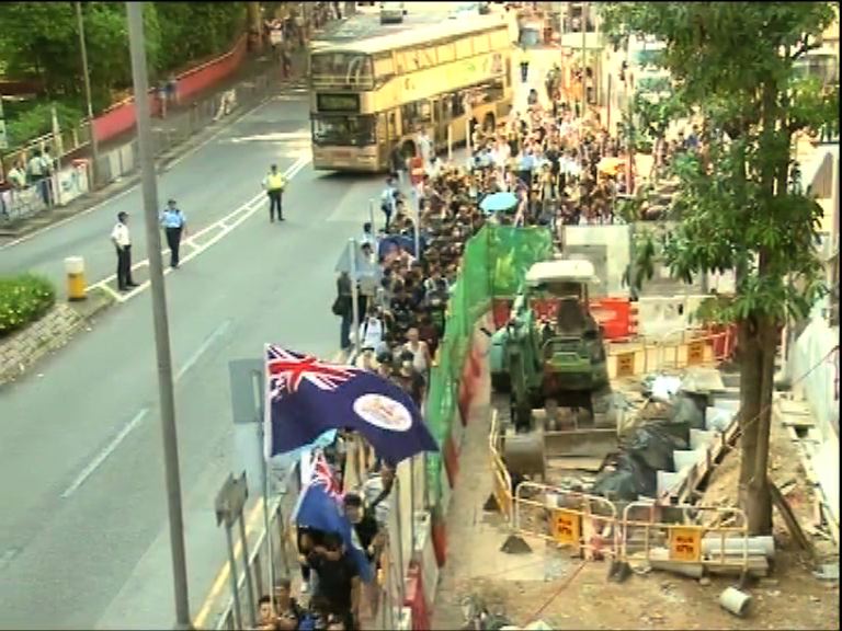 反水貨客示威　警方最少帶走一人