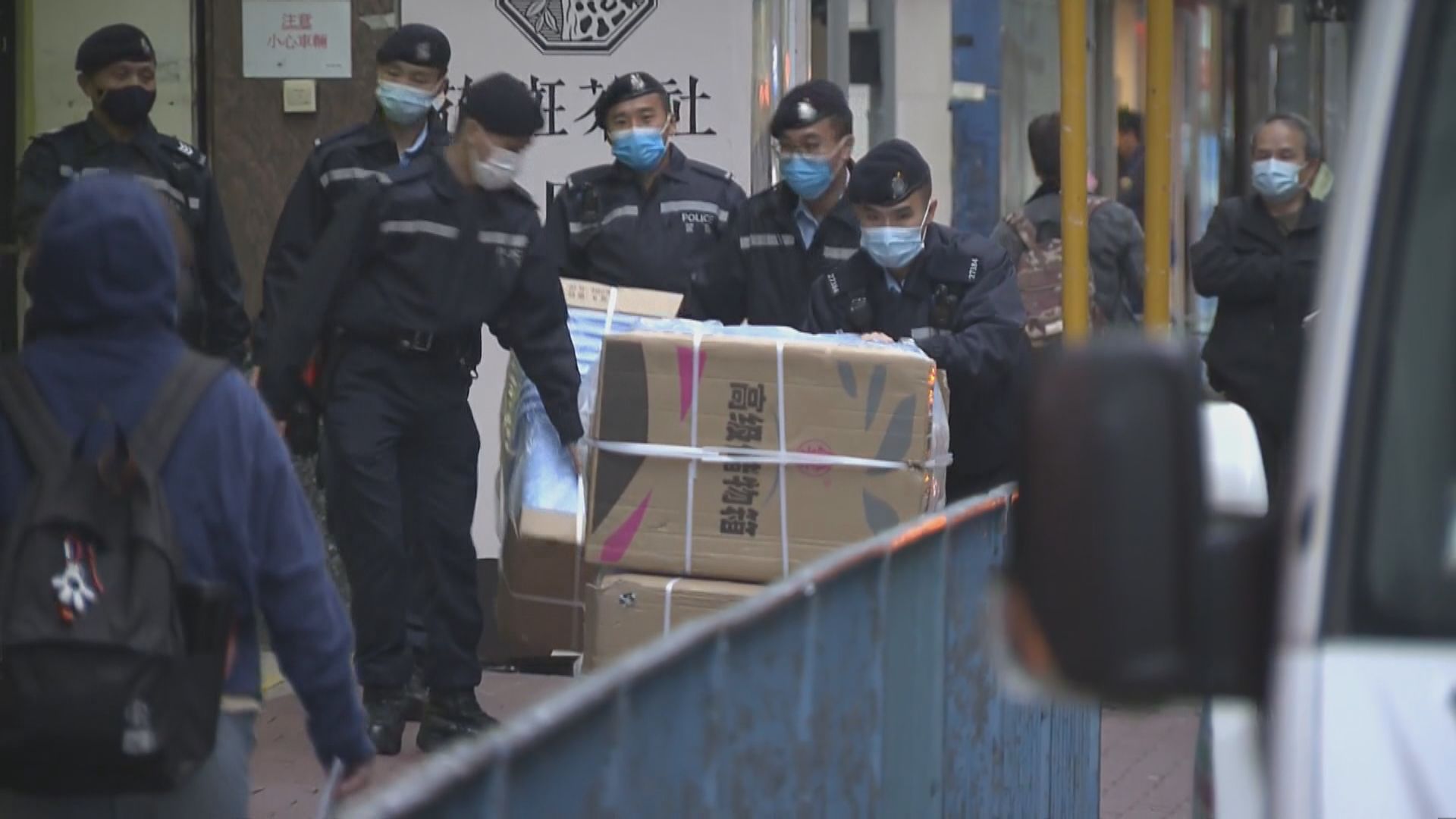 警方國安處拘立場新聞六高層或前高層　包括鍾沛權何韻詩吳靄儀方敏生等