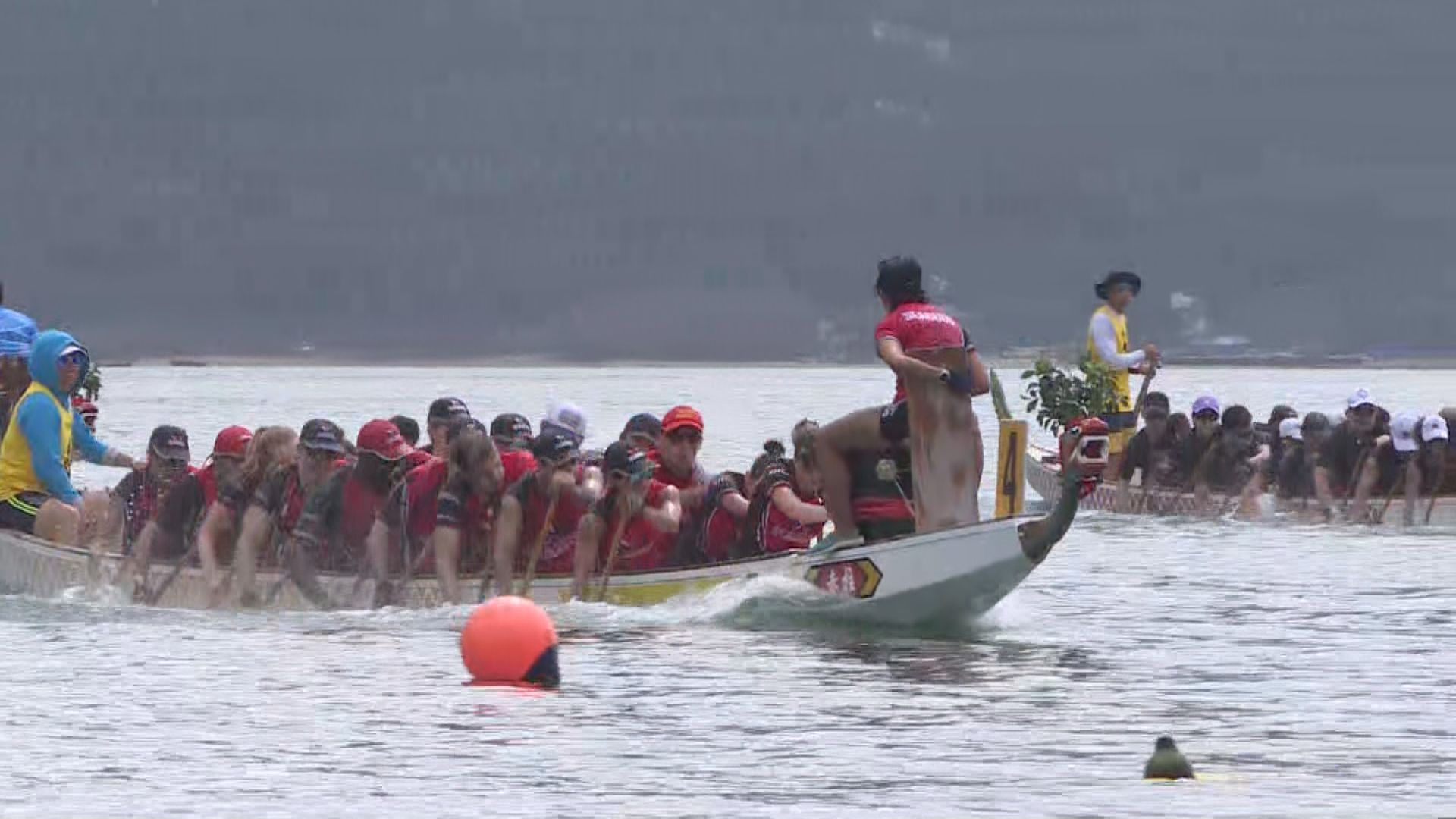 端午節赤柱復辦龍舟活動　市民趁假日湊熱鬧