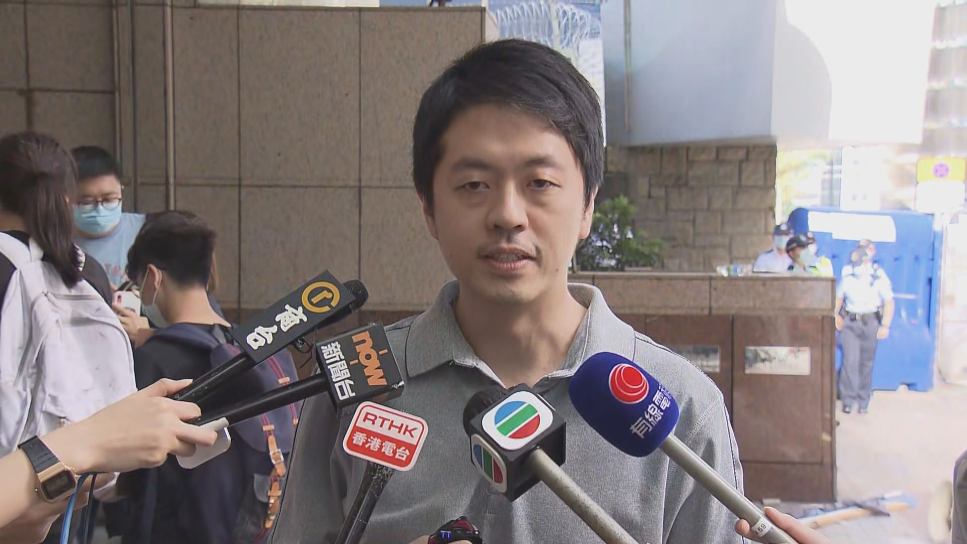 許智峯認為警方針對早前入稟私人檢控　採取報復式拘捕