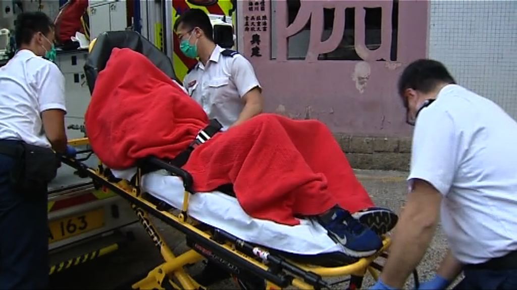 旺角警署男子持刀架頸與警對峙