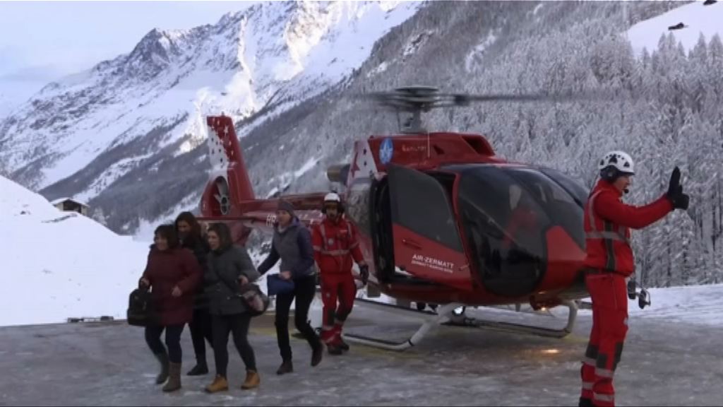 瑞士阿爾卑斯山區暴雪　逾萬旅客一度被困