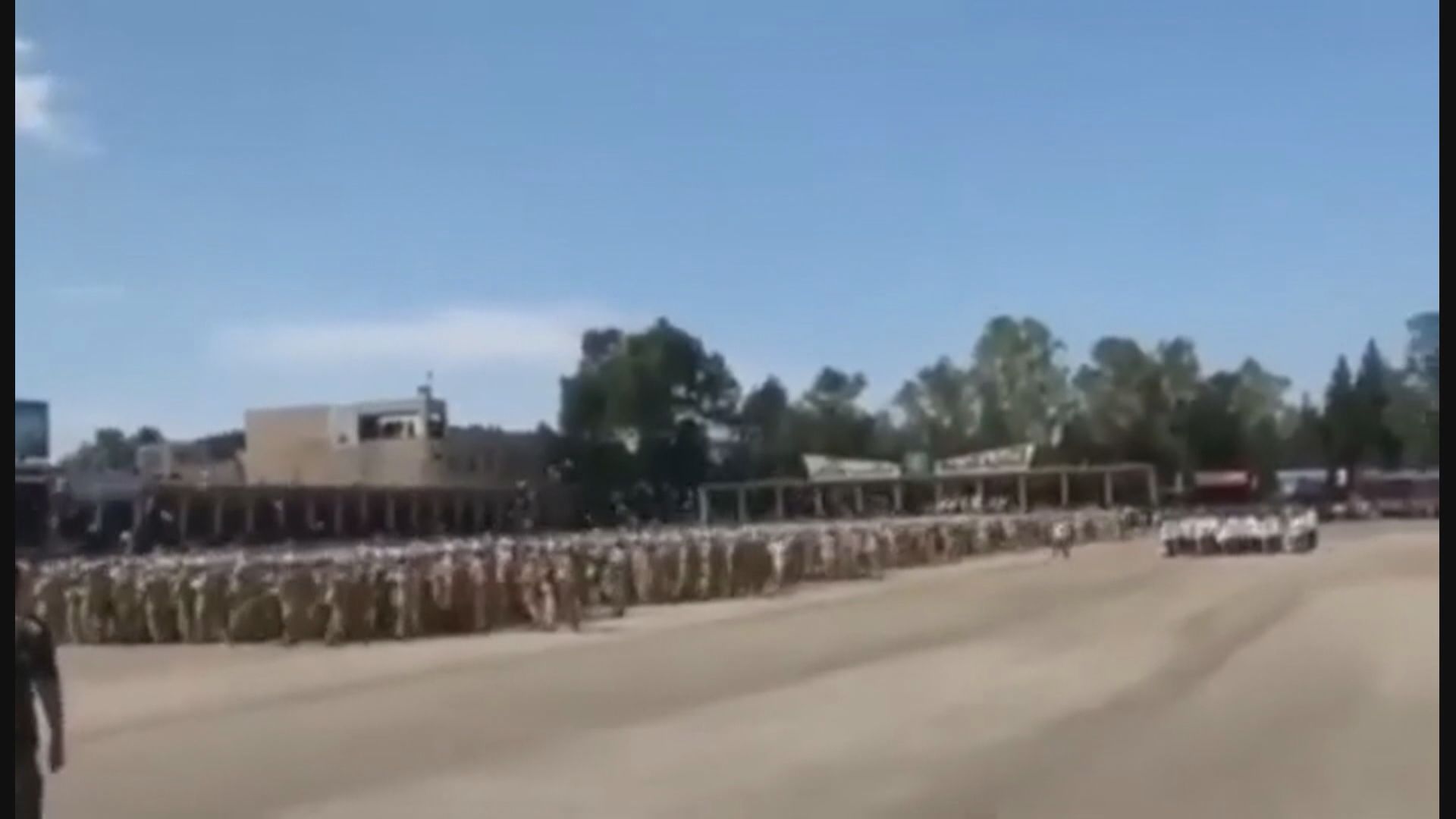 敘利亞軍事學院畢業禮遭無人機攻擊逾百死傷 敘軍發動空襲報復