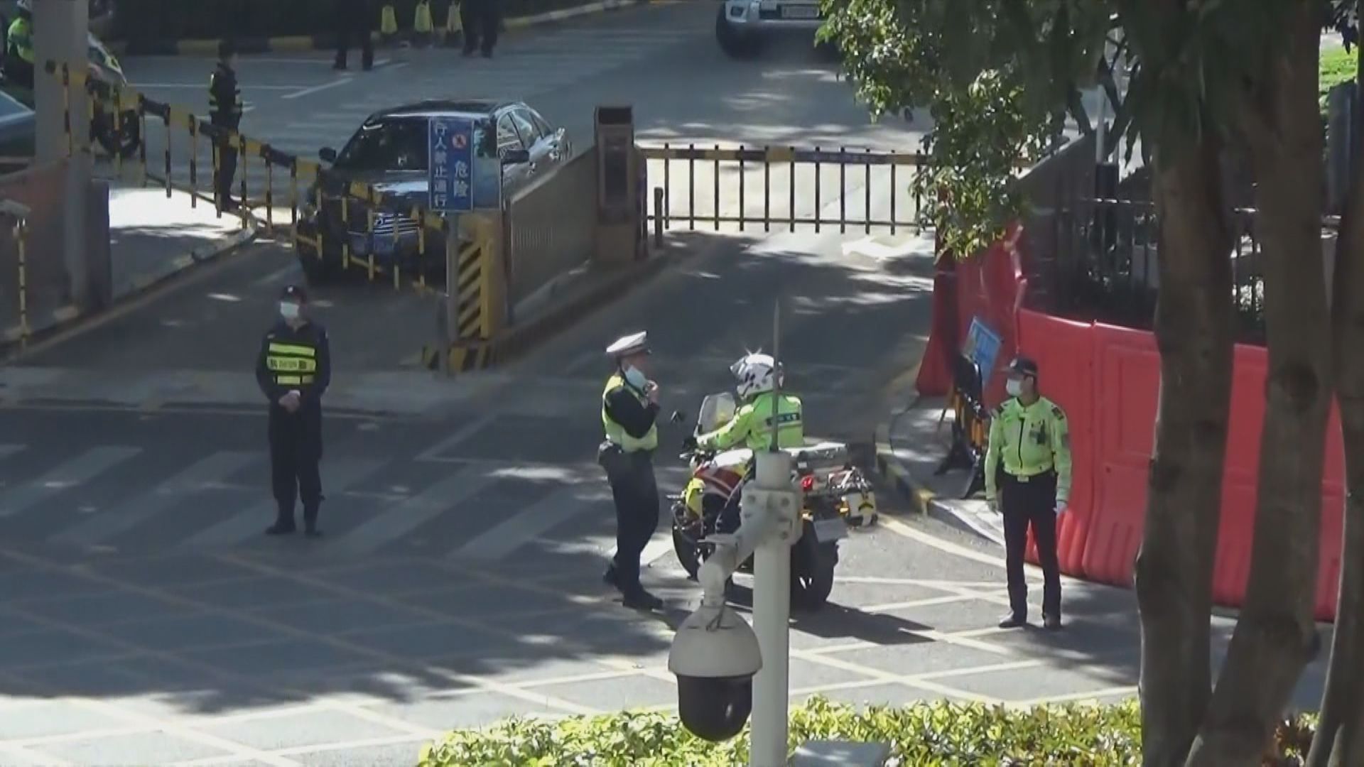 12港人案下午深圳鹽田法院開審　法院外多名保安戒備