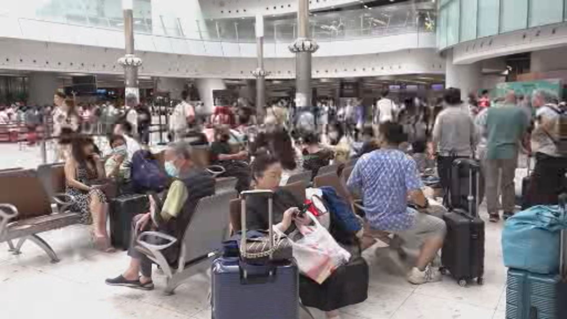 香港與內地研高鐵「地鐵化」及增設站位  正進行技術及安全評估