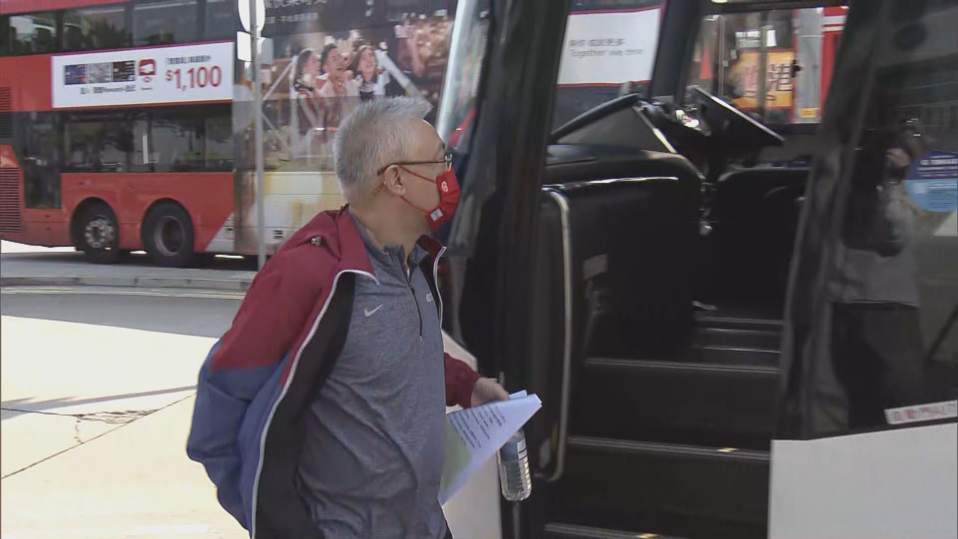 多名人大代表及政協委員到深圳接種第二劑國藥新冠疫苗