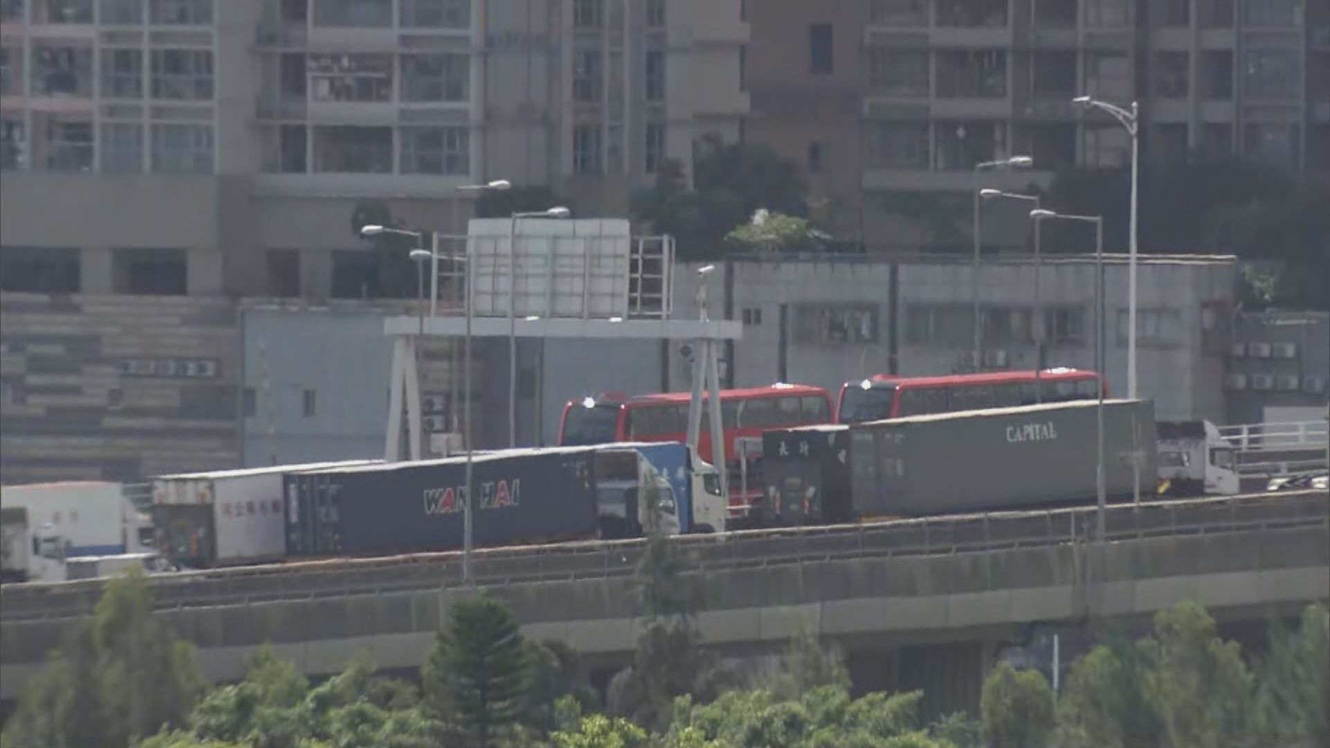 深圳要求跨境貨車司機每天檢測　業界憂供港貨物鏈受影響
