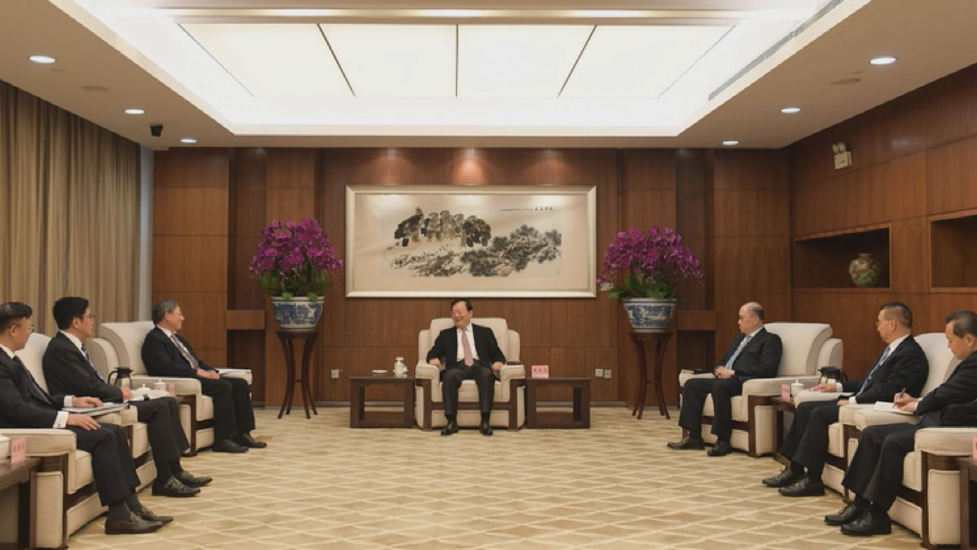 夏寶龍會見特區政府三名副司長