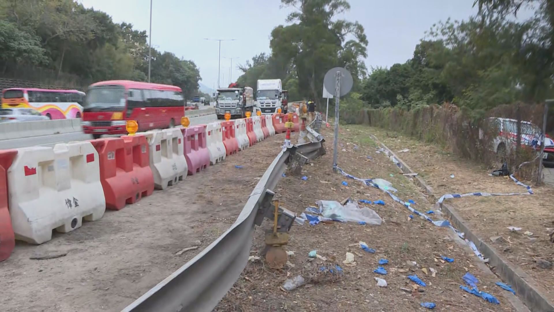 粉嶺公路車禍現場仍未完全清理
