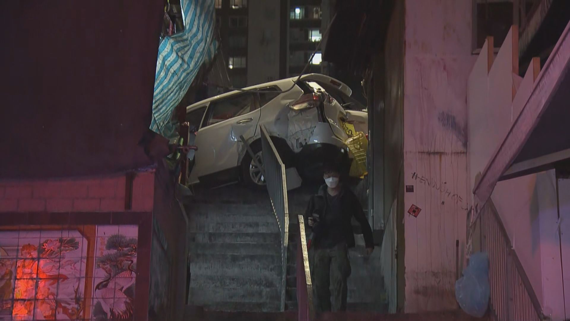 中環私家車溜後車禍　27歲外籍女子不治