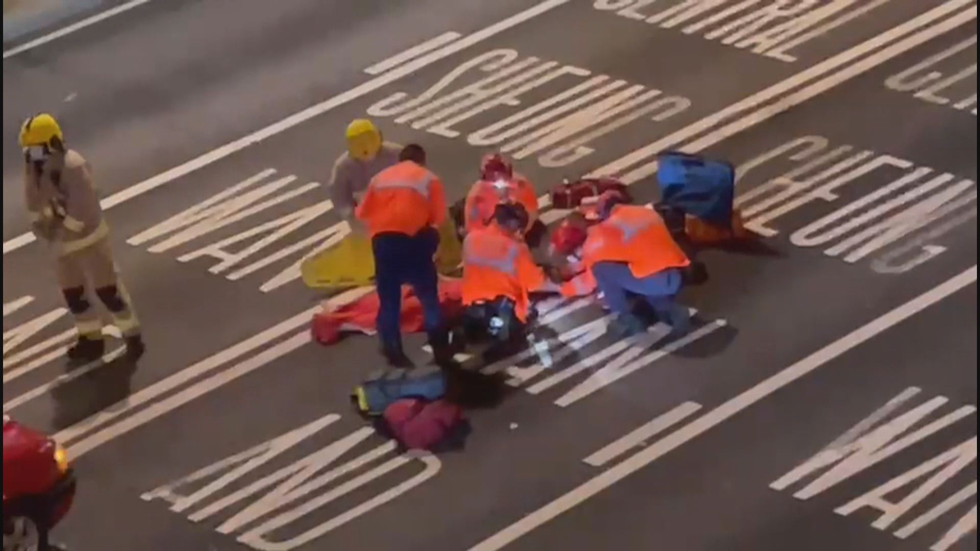 金鐘女子先後遭兩的士撞倒 兩司機涉危駕被捕