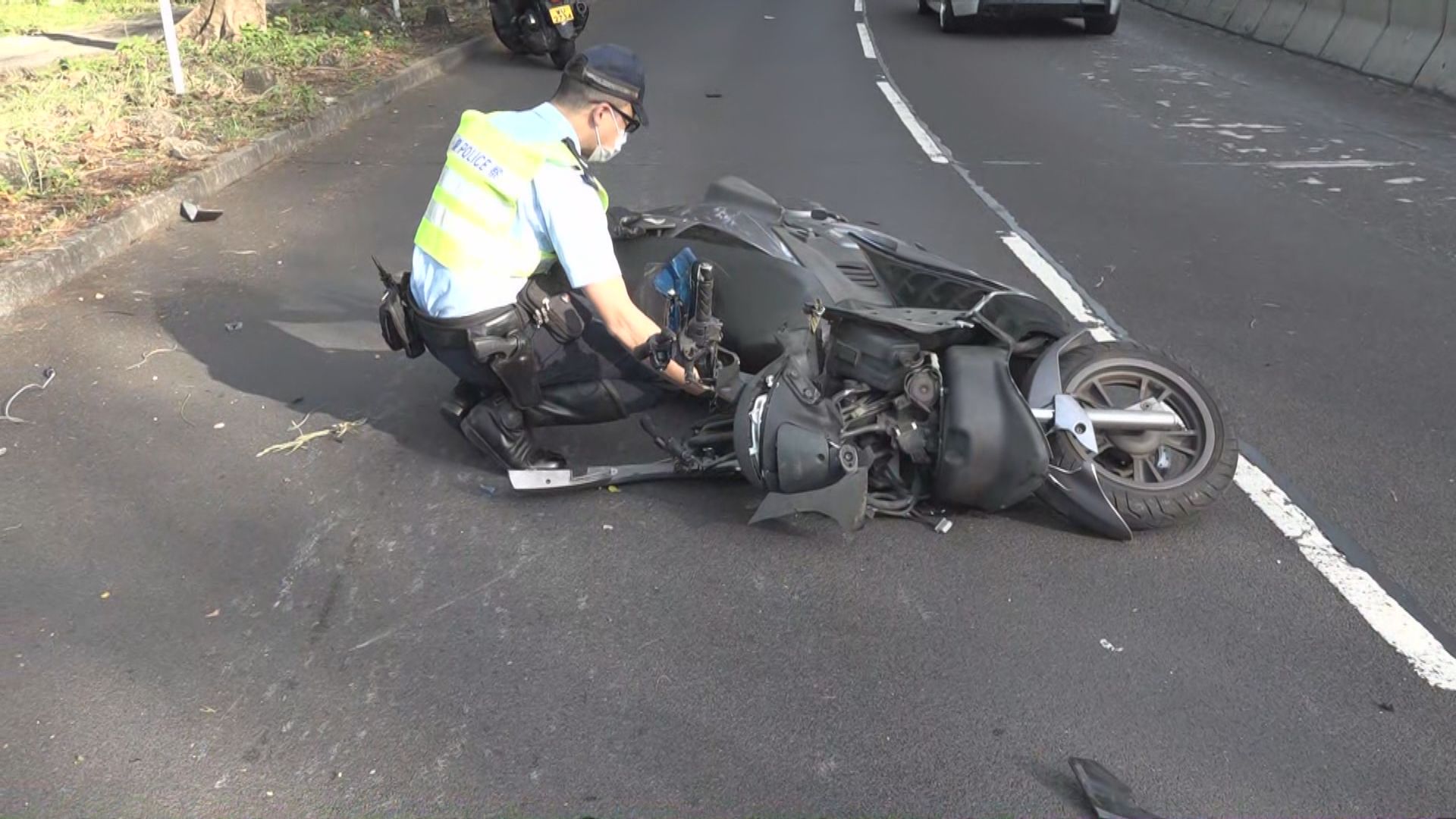 荔枝角電單車失事司機昏迷送院
