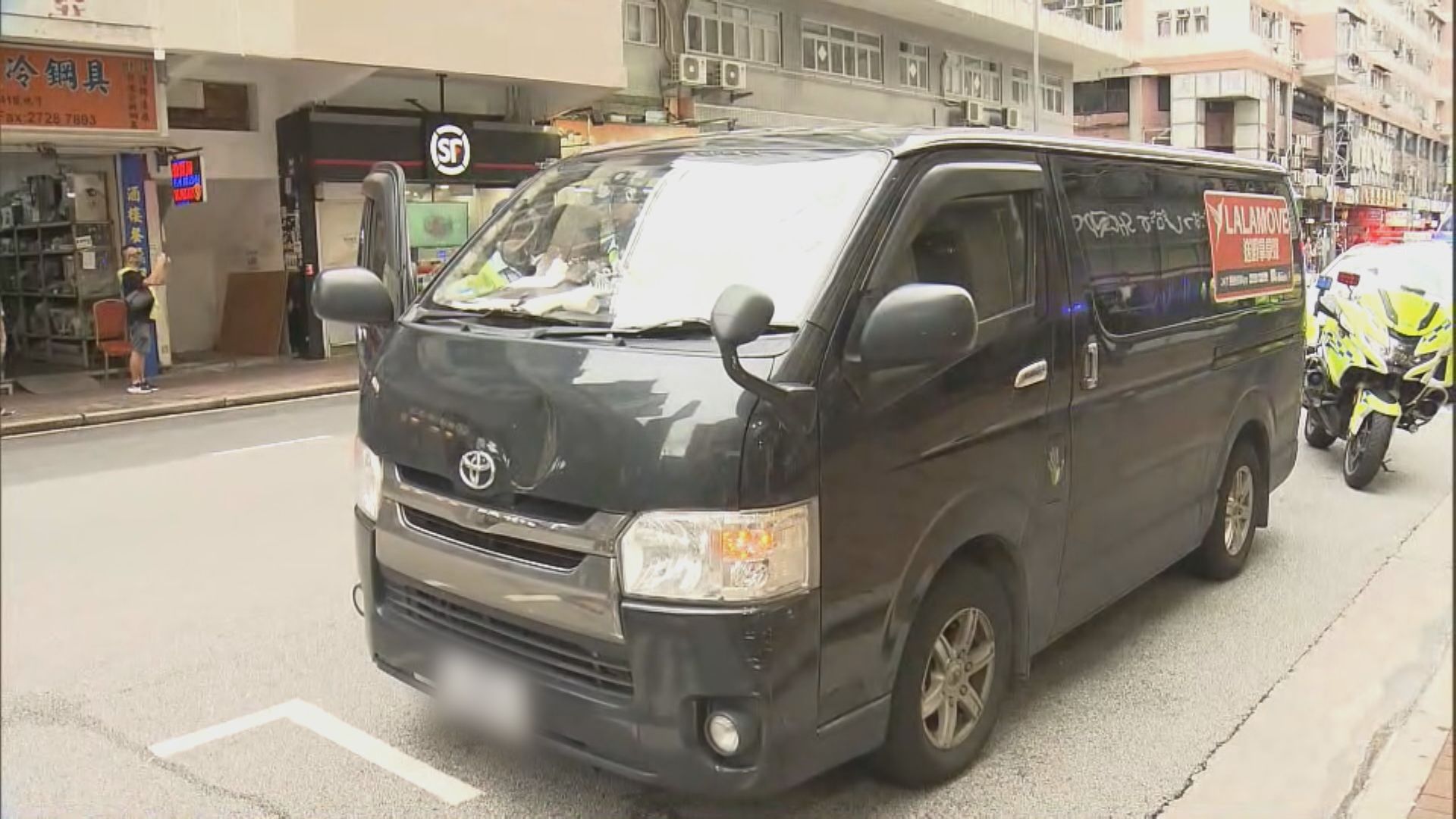 深水埗有客貨車撞老婦　昏迷送院