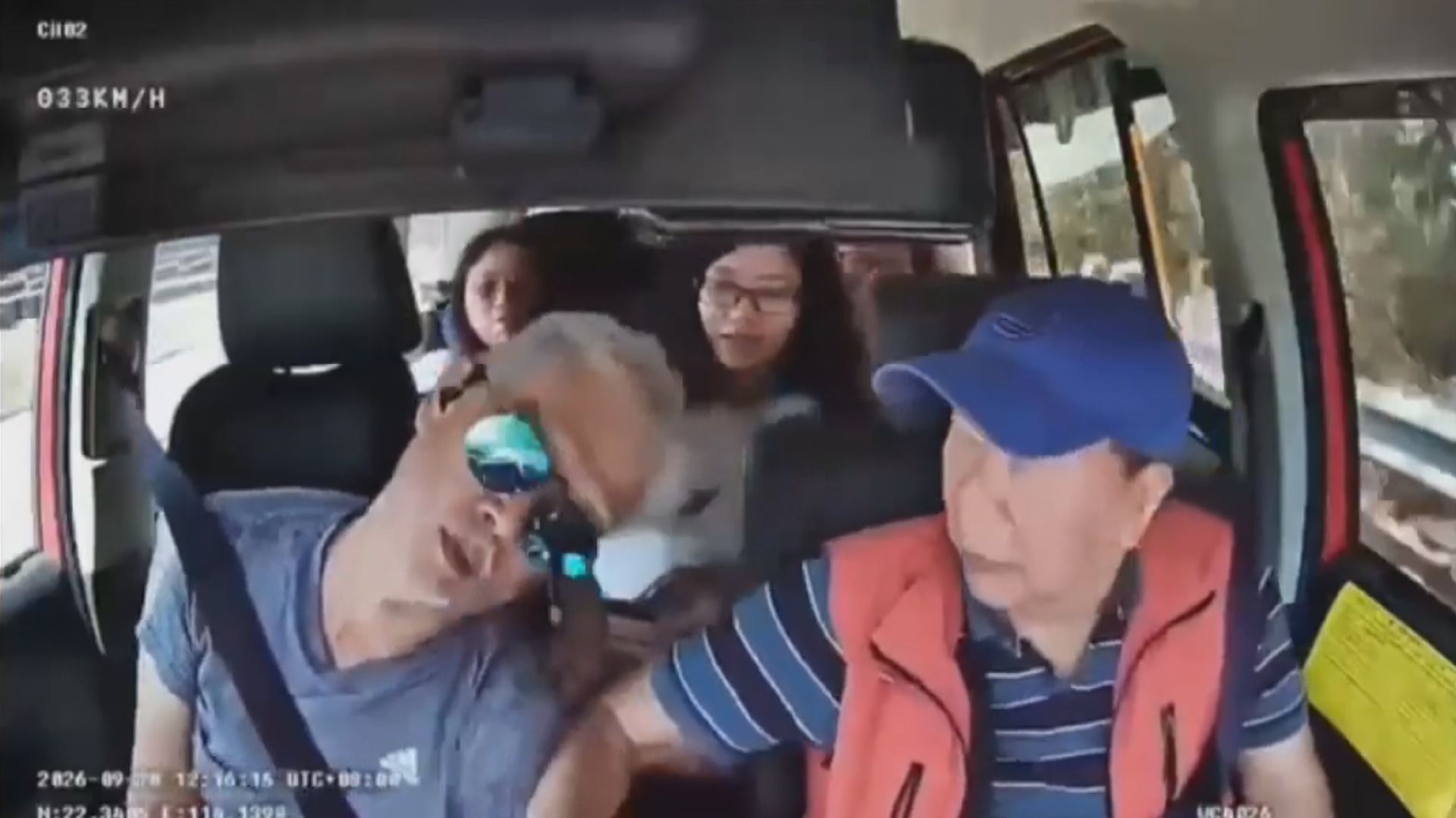 的士司機突然暈倒　撞石壆才停下