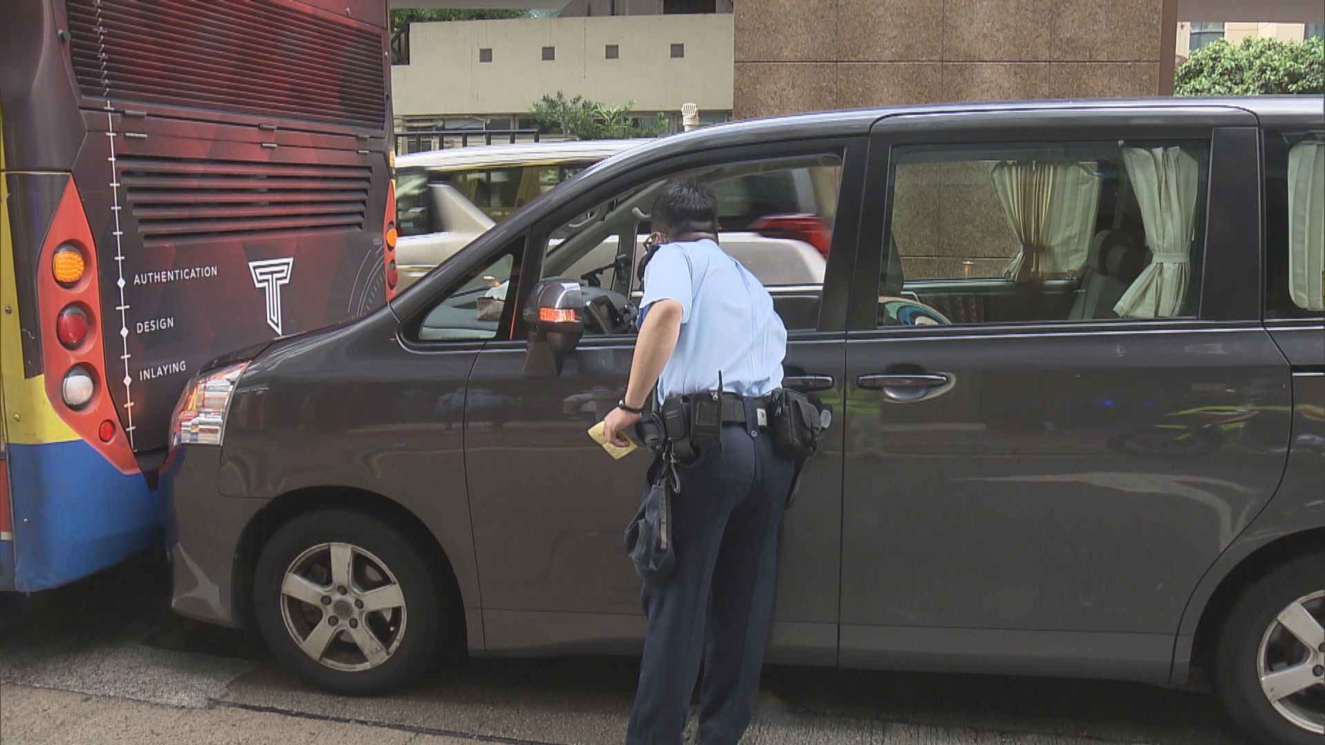 銅鑼灣私家車司機疑病發撼巴士送院亡