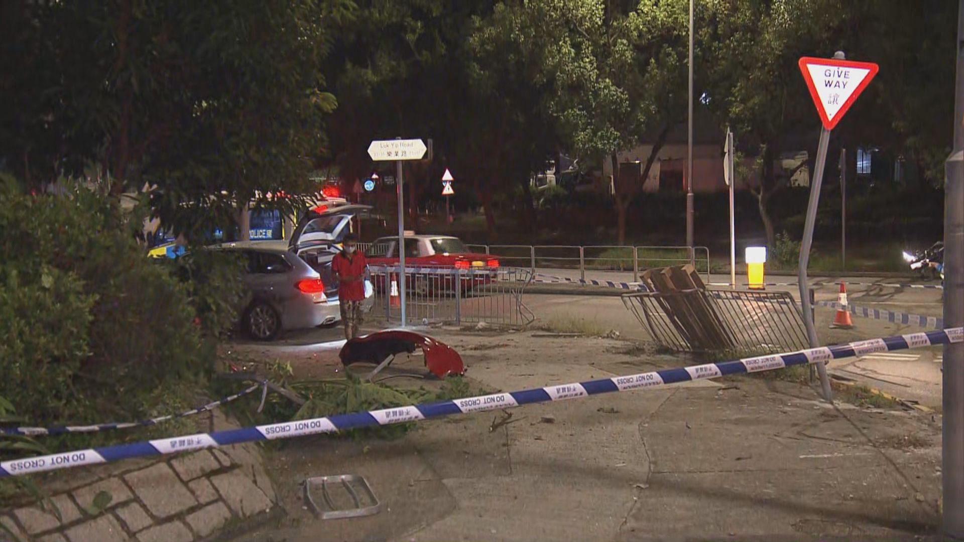 粉嶺私家車避警追截撞入工廈　司機被捕