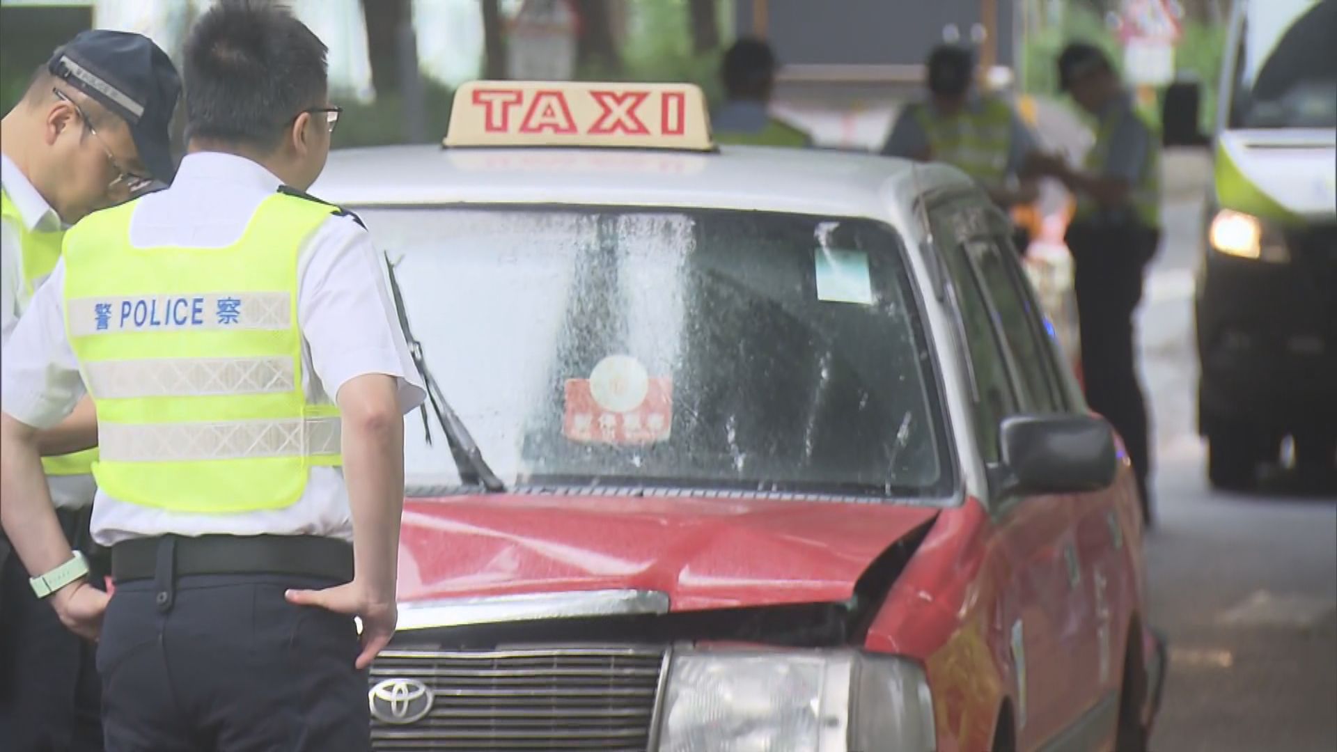 東涌的士撞斃途人　司機涉危駕被捕