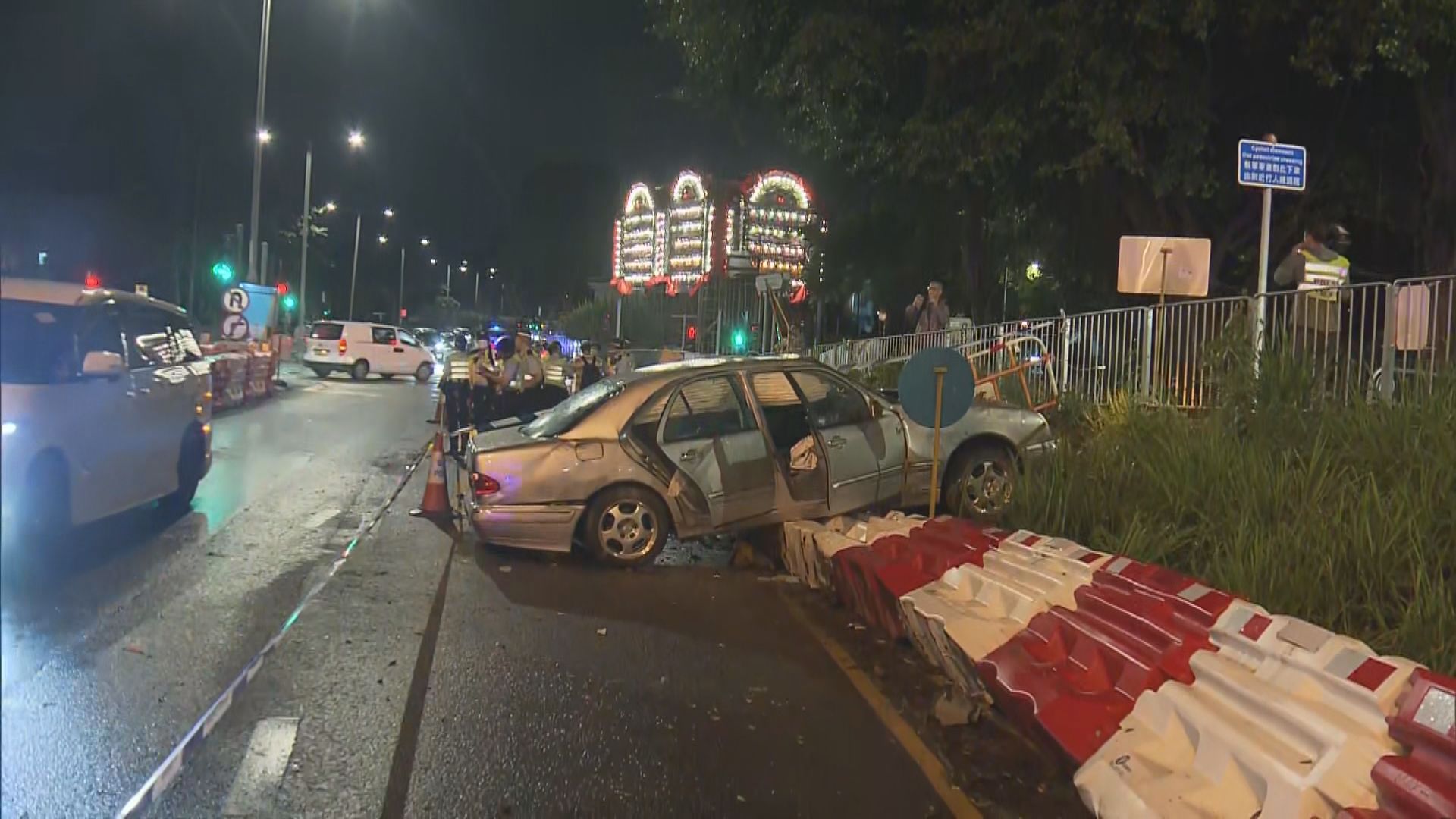 粉嶺私家車撞水馬　司機送院後不治