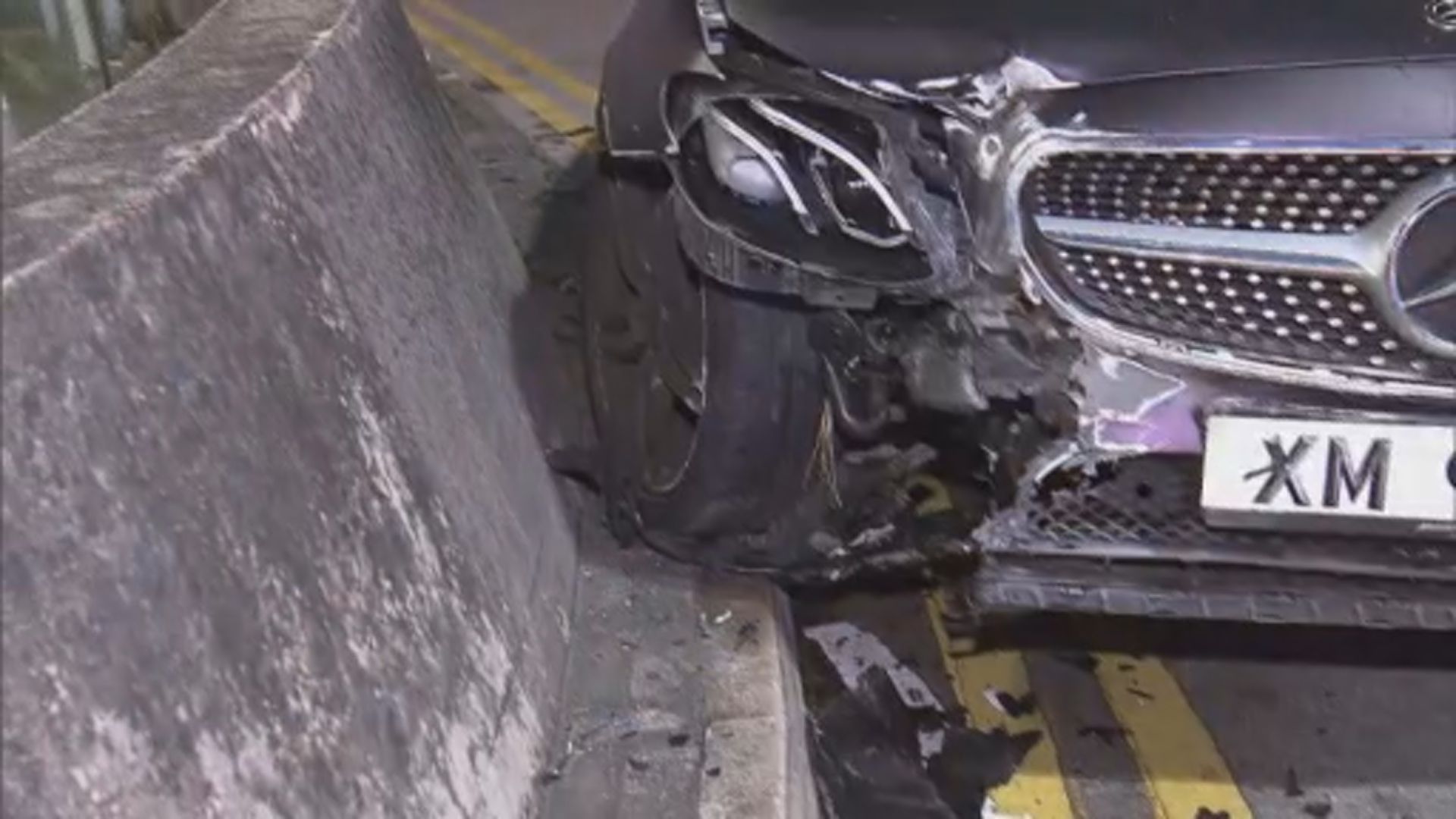 紅磡私家車撞壆揭司機醉駕輕傷拒送院