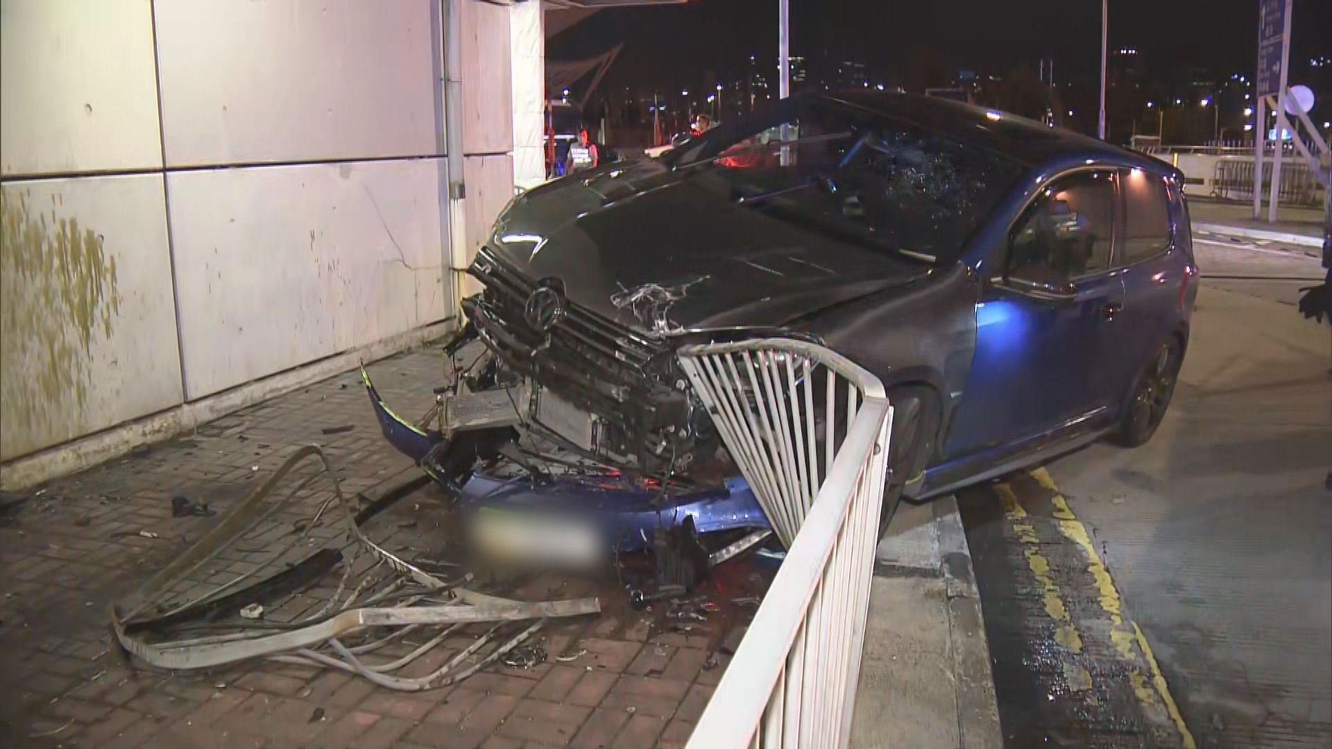 紅磡私家車逃避截查致車禍　司機被捕