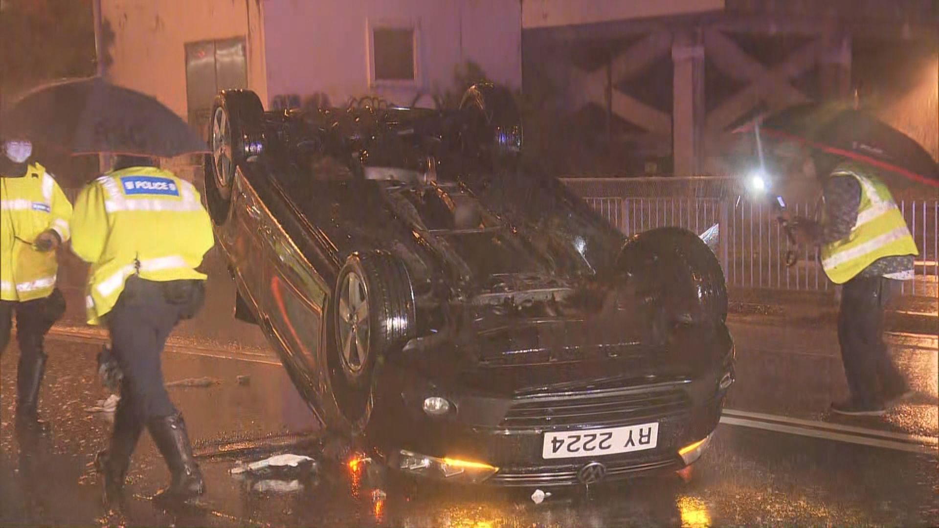 紅磡兩車相撞兩司機受傷