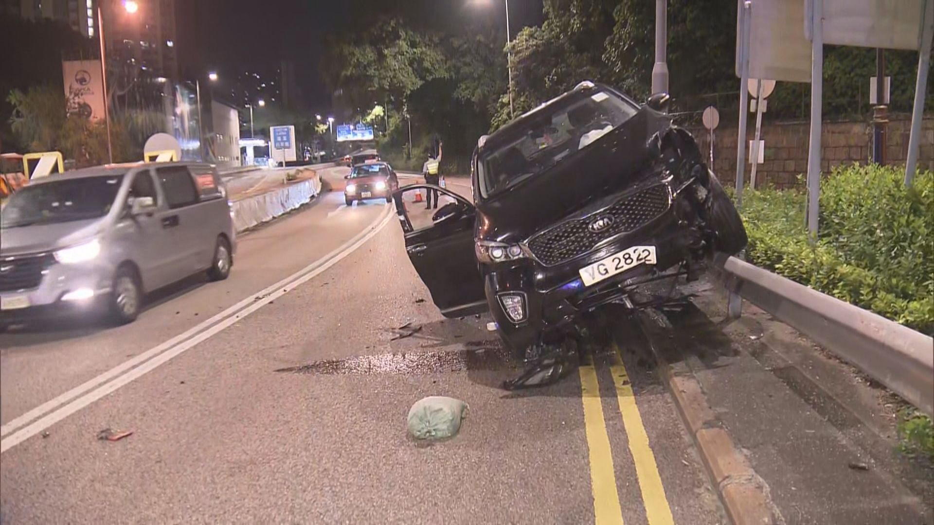 公主道私家車失事司機受傷