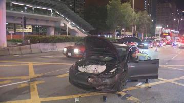 佐敦道電動車的士相撞　無人受傷