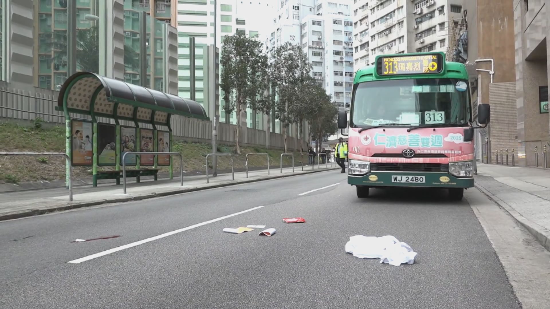 葵涌女子被小巴撞倒昏迷送院　司機被捕