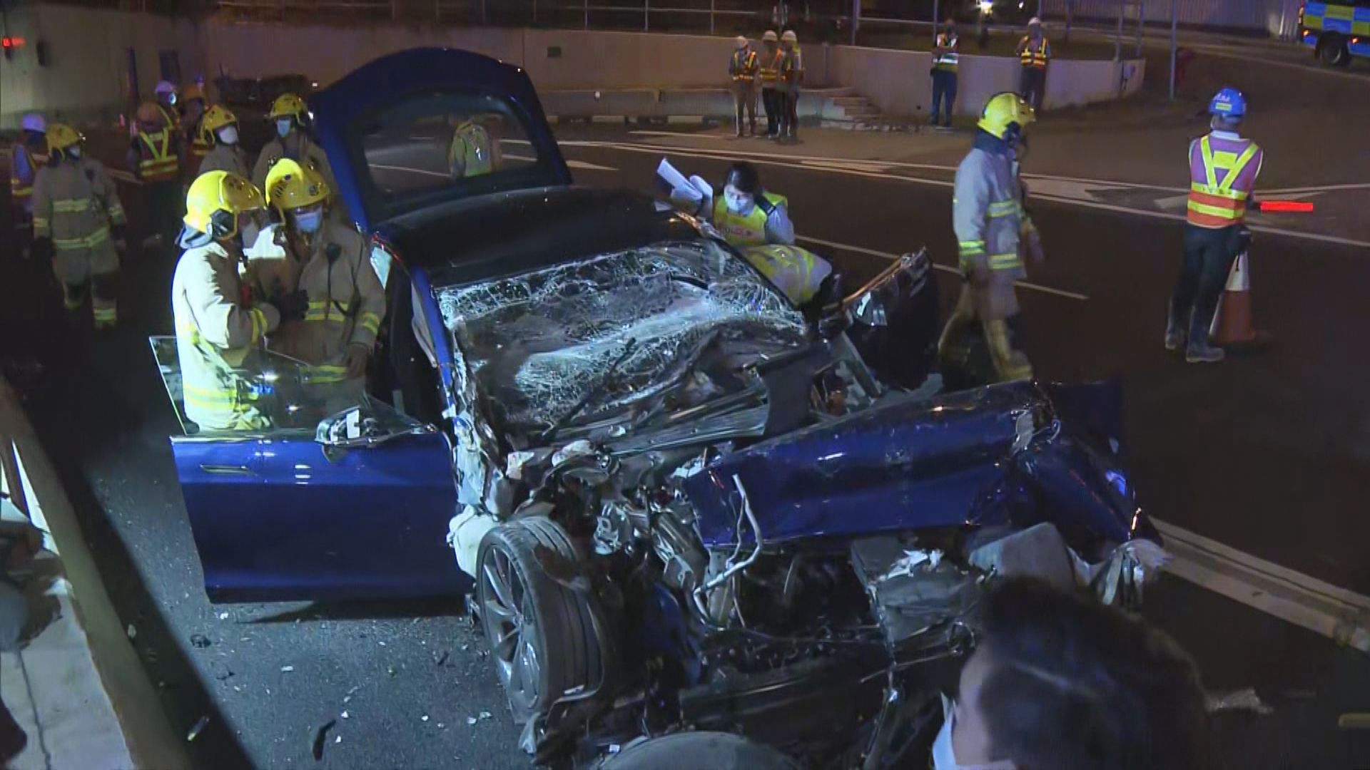 九龍灣兩車相撞涉酒後駕駛釀四傷