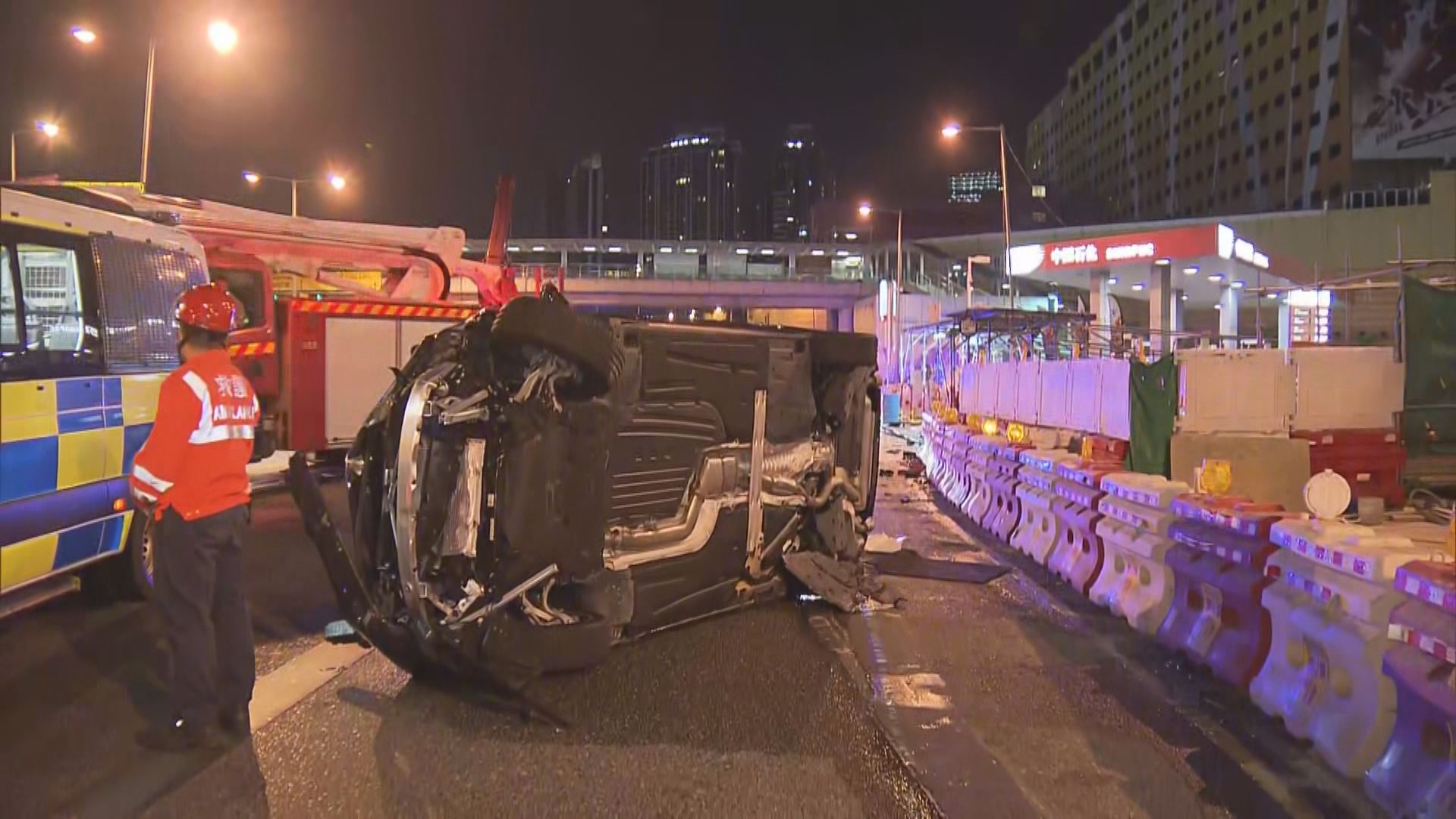 九龍灣私家車翻側 司機拒絕提供呼氣測試樣本被捕