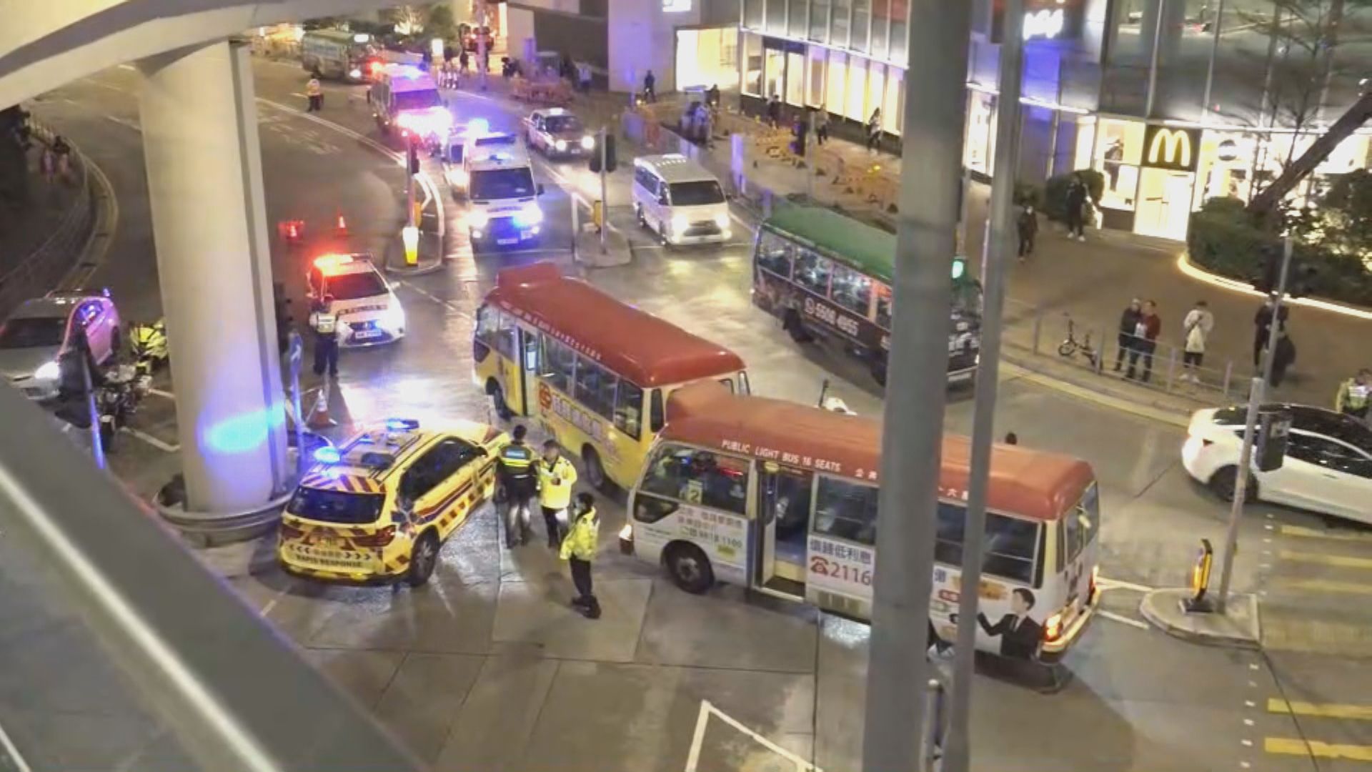 觀塘小巴撞傷過路老翁