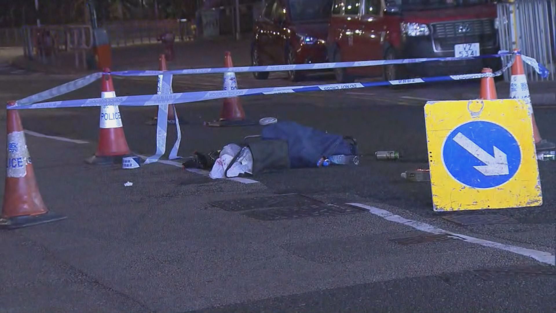 觀塘客貨車撞倒過路老婦昏迷送院