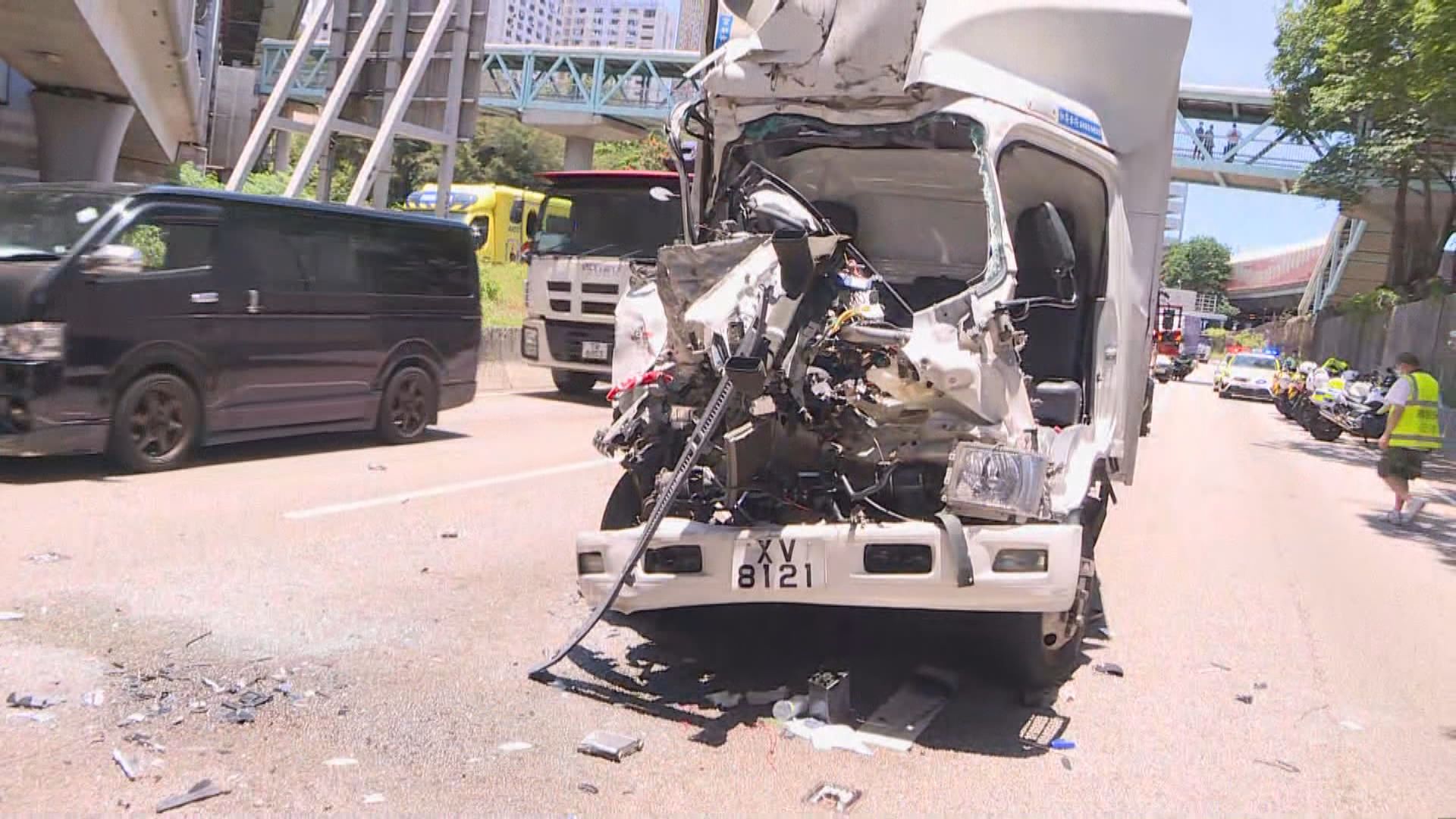 葵涌道三車相撞　貨車司機傷重不治